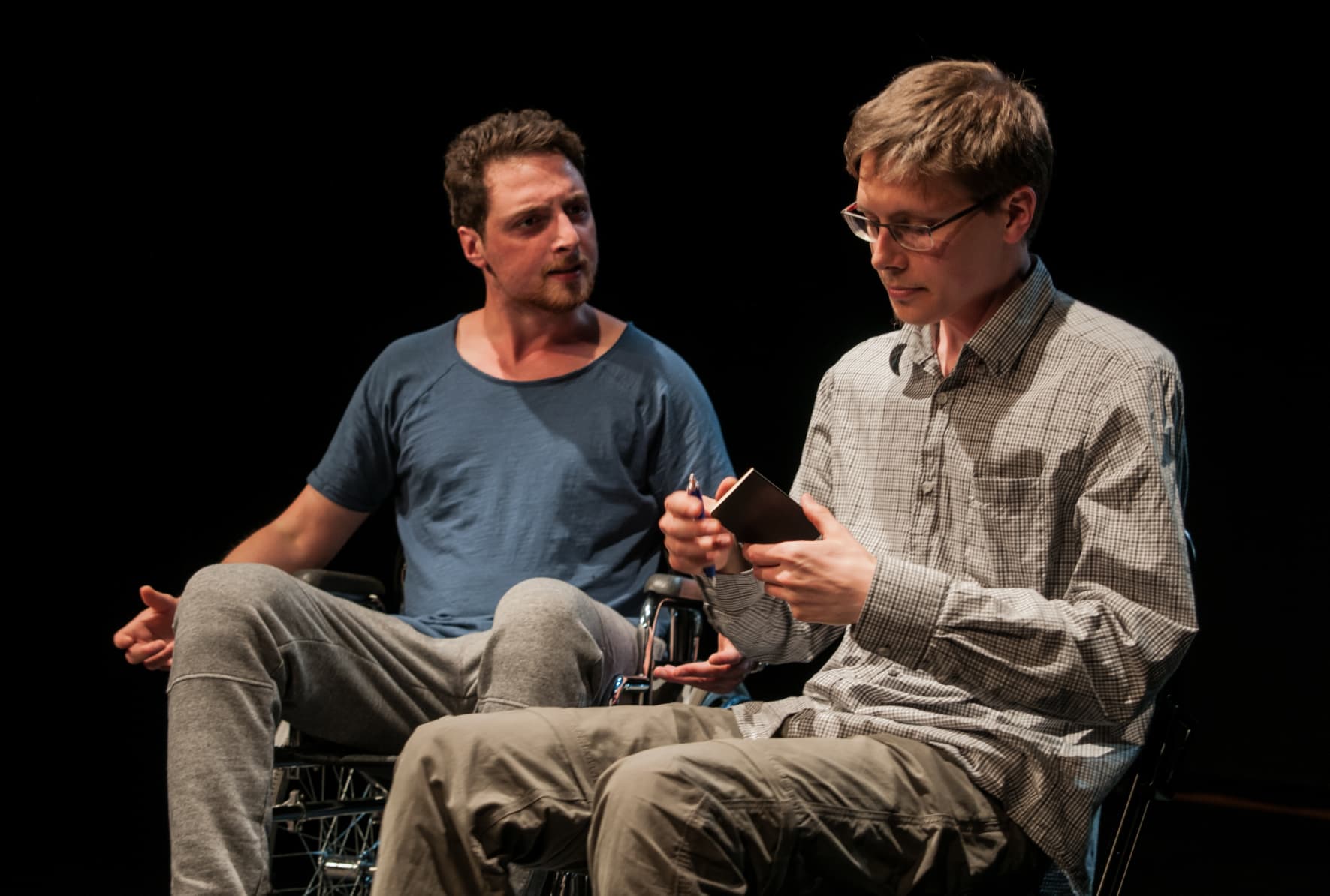 Follow_the_Rabbit_Mongos03©BeaHenzl_WUK - Martin Brachvogel (Follow the Rabbit) (1).jpg